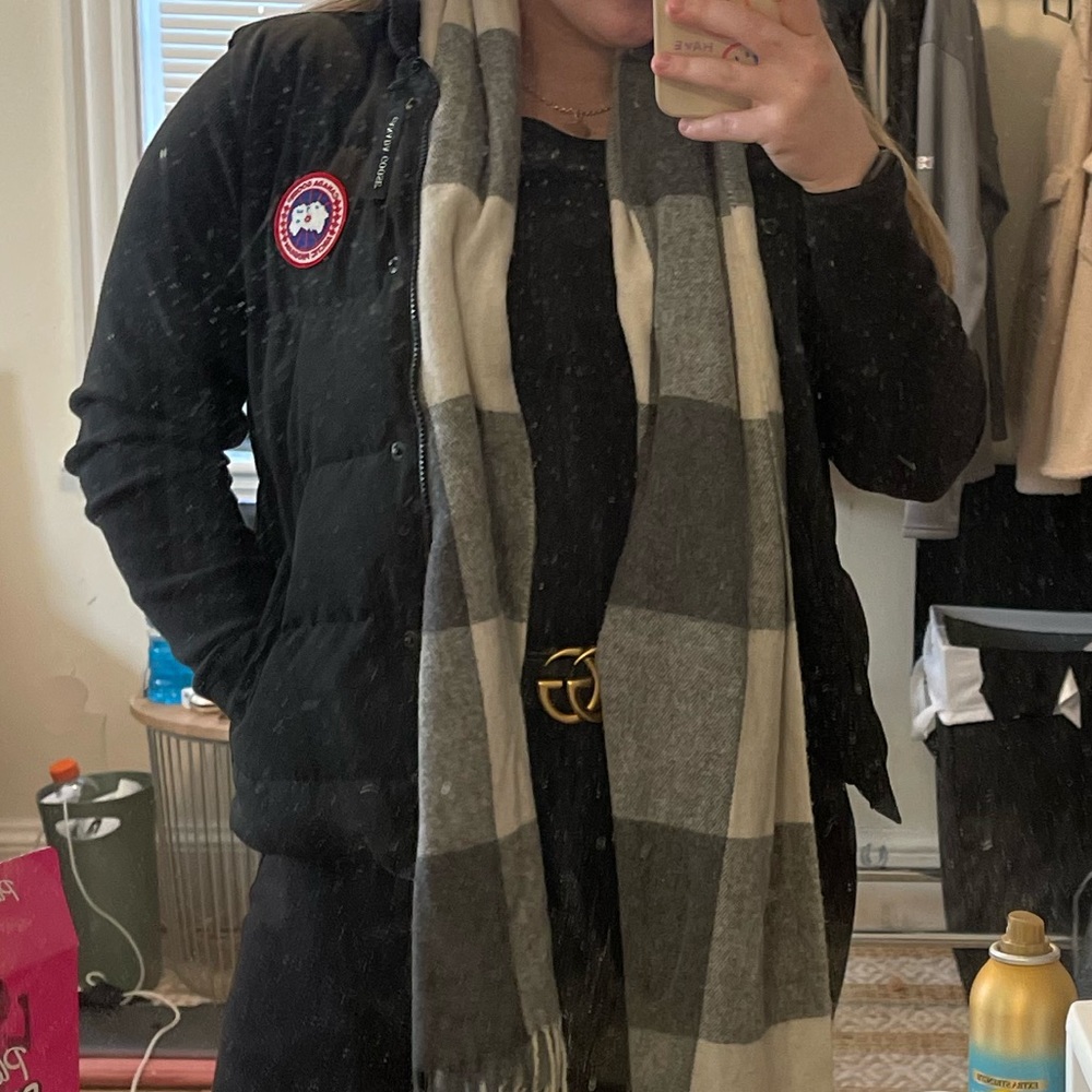 Canada Goose Vest Women’s Large - Picture 2 of 8